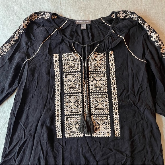 A Pea In The Pod Boho Peasant Embroidered Top Size S (maternity) - Picture 3 of 4